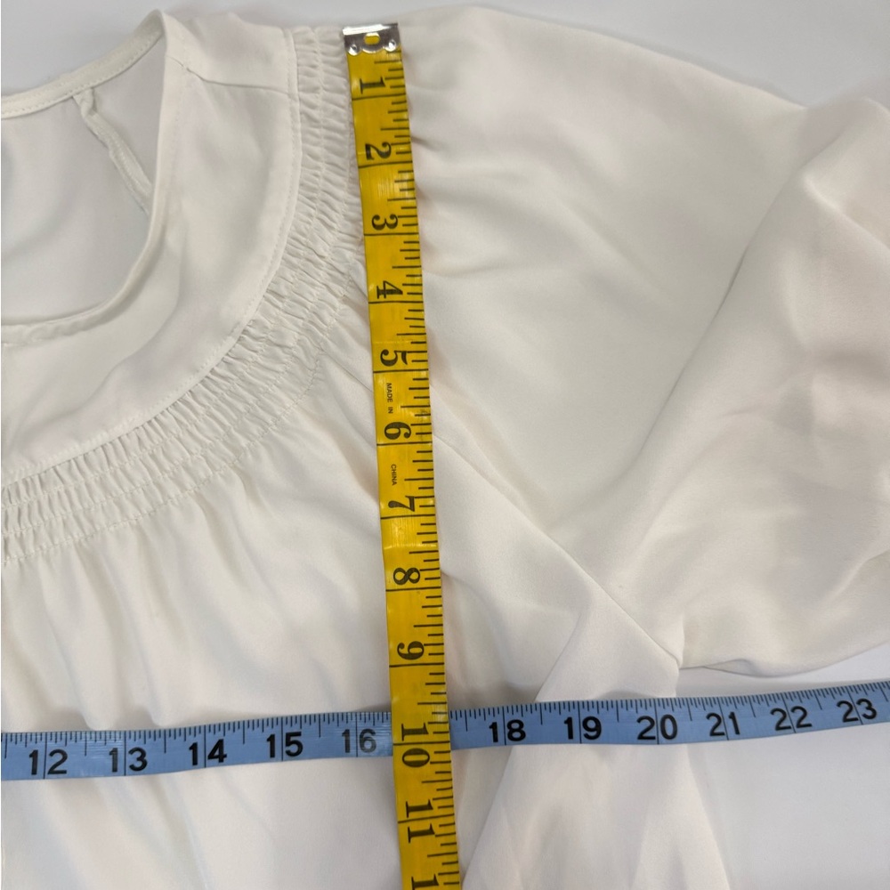Express NWT Elegant White Women's Top in size large - Picture 7 of 9